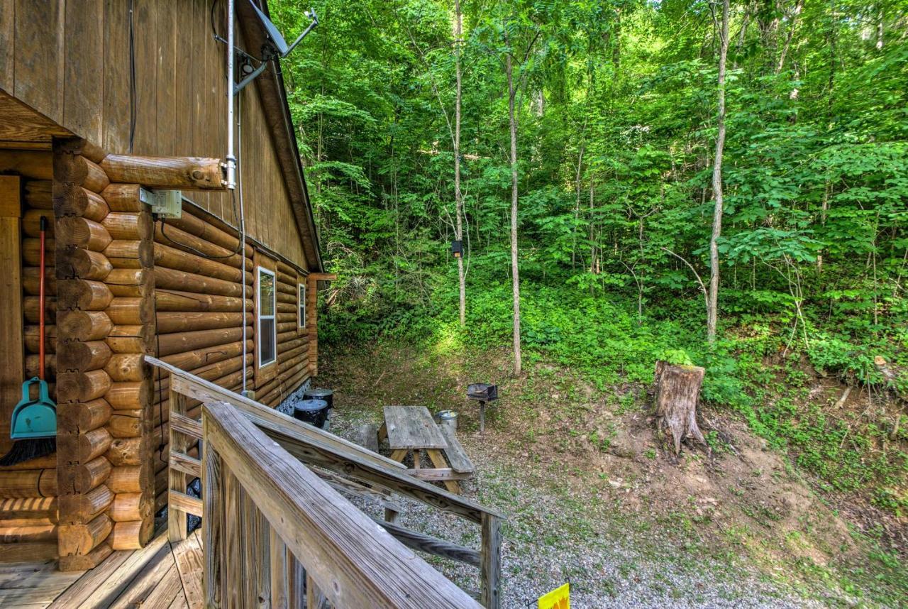 Cozy Deer Glen Cabin With Private Hot Tub And Porch! Bryson City Exterior photo